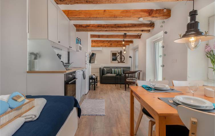 Ferienwohnung für 2 Personen, mit Terrasse in Novi Vinodolski - 2