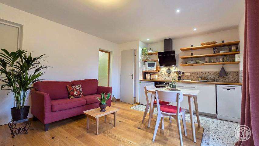 Gîte pour 2 personnes, avec jardin à Aucun