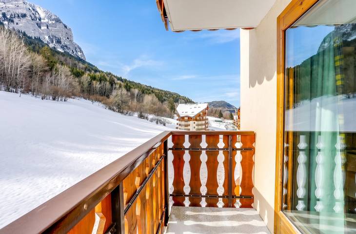 Entire apartment, Cozy apartment in Thollon-les-Mémises, 35 m², mountain view in Thollon-les-Mémises, Thonon-les-Bains region