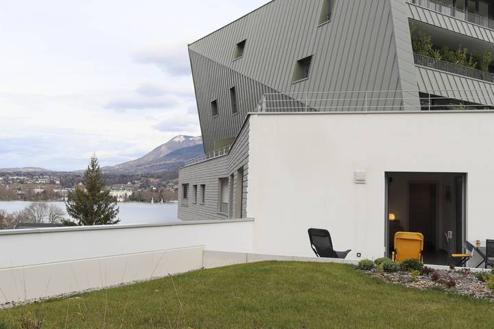 Vakantieappartement voor 4 personen, met uitzicht op het meer en balkon in Annecy