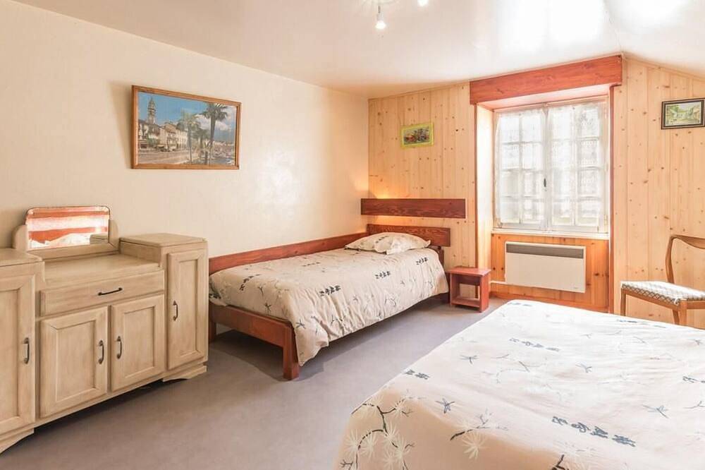 Gîte authentique 5 pers avec cheminée et jardin in Mélisey, Haute-Saône