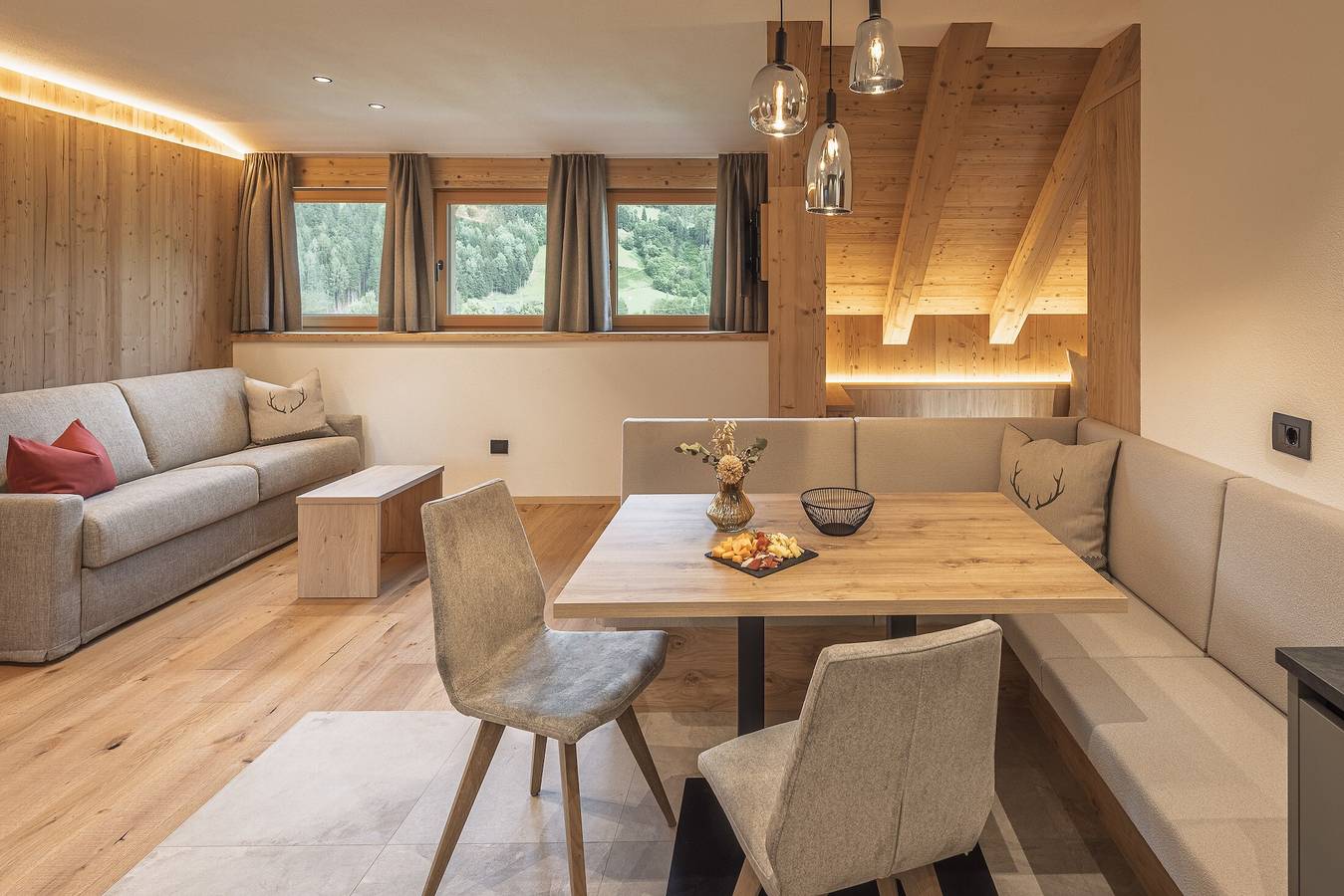 Appartamento intero, Appartamento per vacanze "Promberger - Corones" con balcone, vista sulle montagne e sauna in Montal, San Lorenzo di Sebato e dintorni