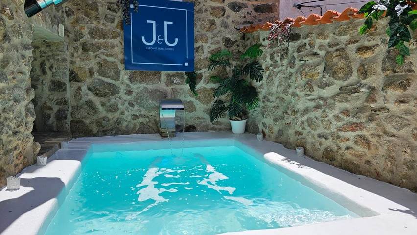 Chalet para 3 personas, con Balcón y Jacuzzi además de Terraza y Jardín en Extremadura