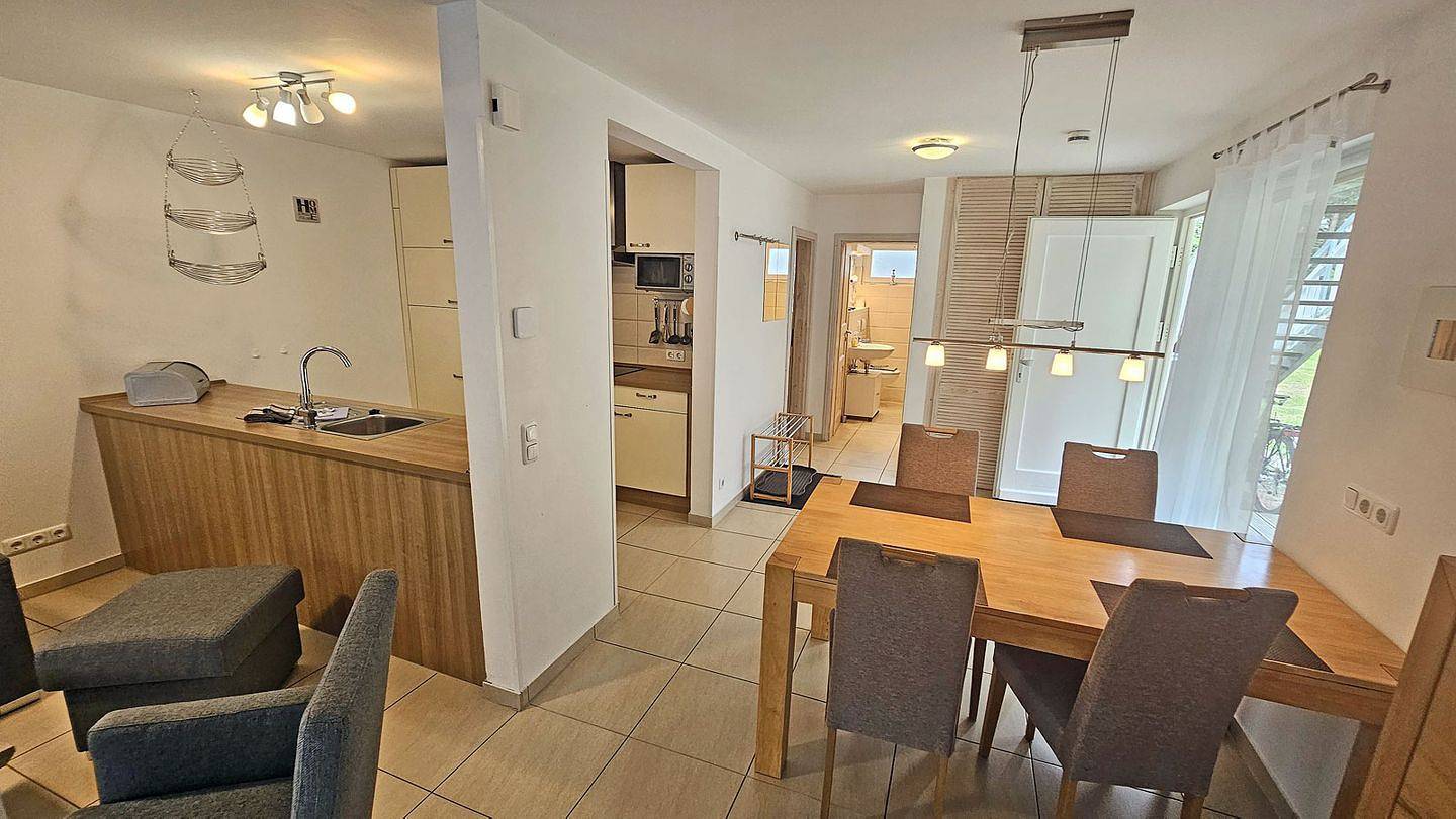 Apartamento entero, Nur 400m zum Ostseesandstrand, Wlan und Waschmaschine mit überdachter Terrasse in Hauptstrand Glowe, Glowe
