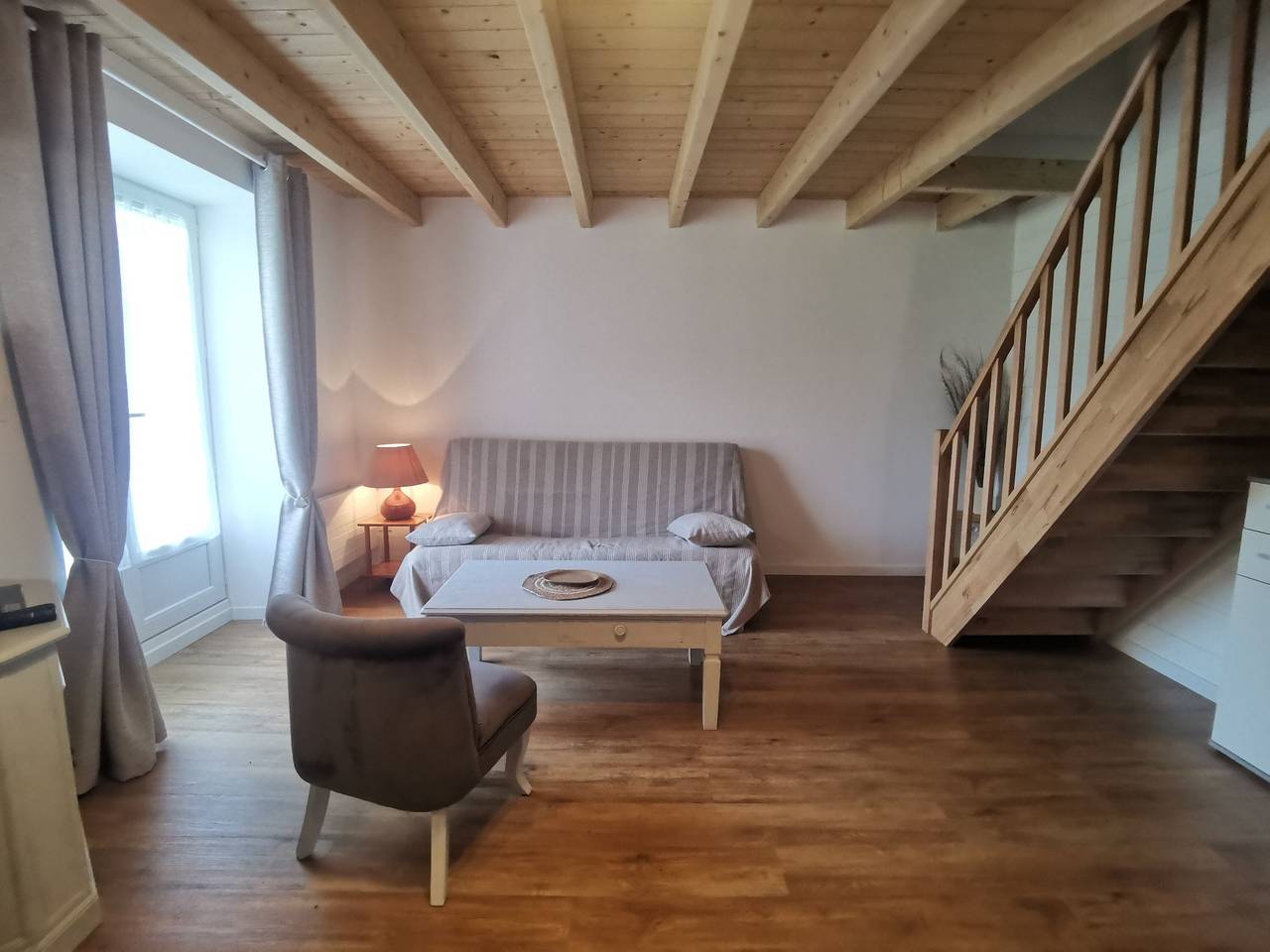 Gîte du figuier – Saint-Hilaire-de-Villefranche, charme et confort au cœur du village in Saint-Hilaire-de-Villefranche, Région de Saint-Jean-d'Angély