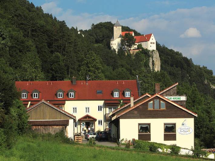 Hotel, mit Balkon/Terrasse und Terrasse sowie Garten und Sauna