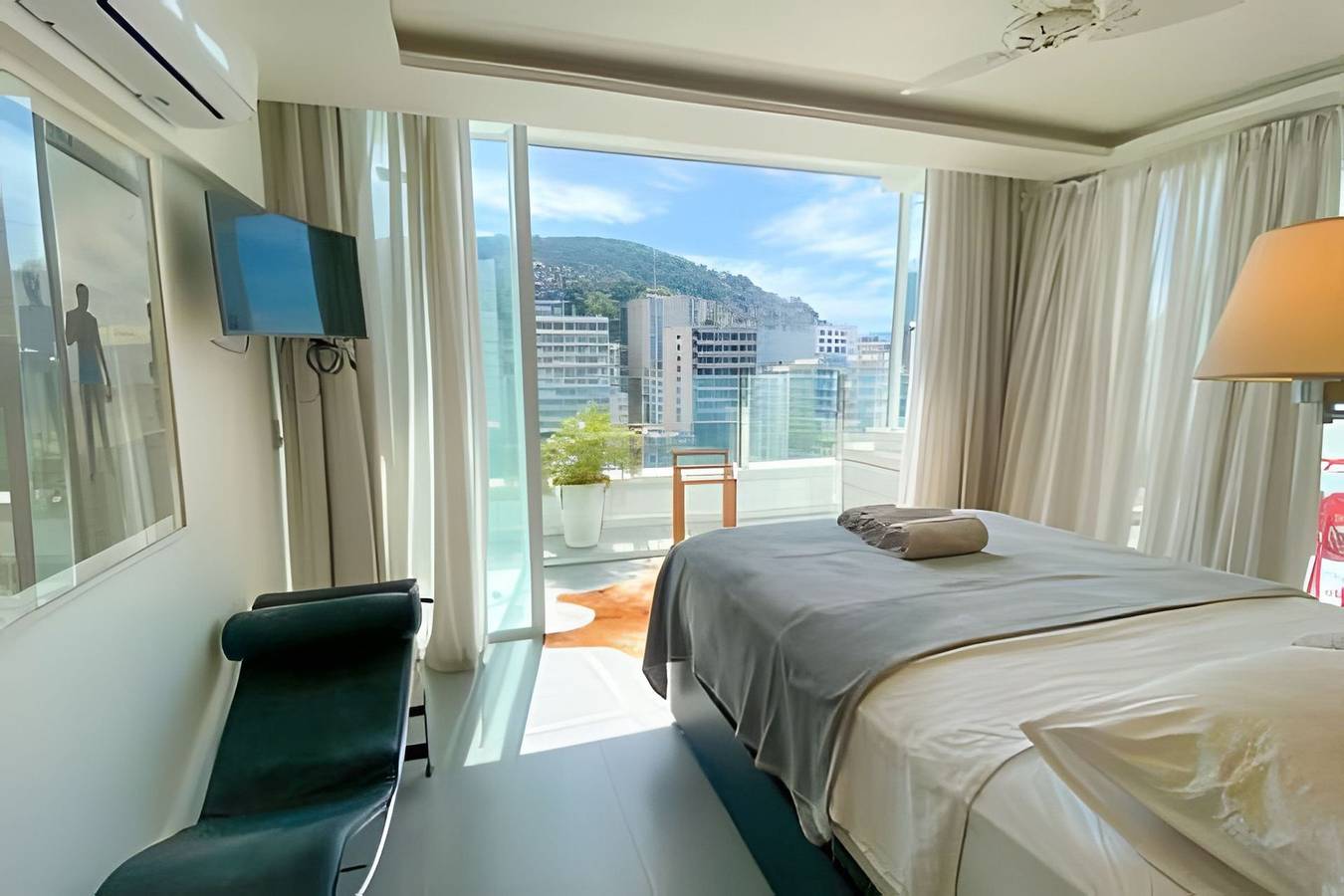 Entire apartment, Beautiful penthouse with view and jacuzzi in Ipanema, Rio de Janeiro