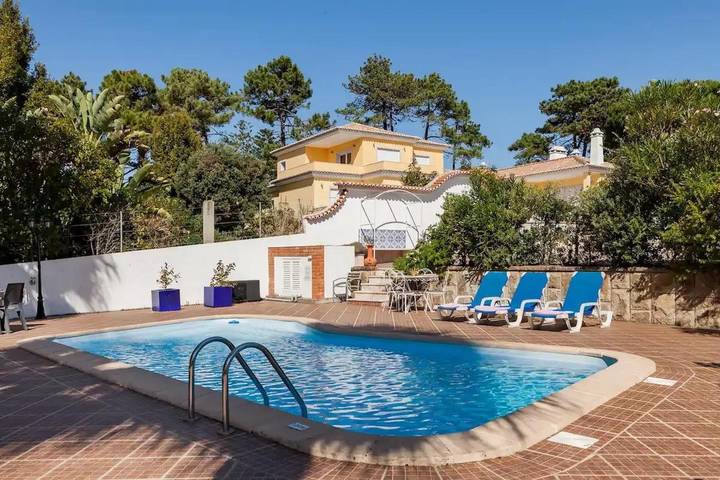 Villa pour 4 personnes, avec jardin, animaux acceptés dans Costa do Estoril