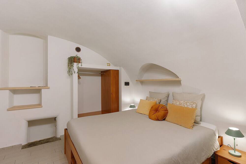 Casa Vacacional 'Ca' Pecina' con Wi-Fi in Dolceacqua, Alpes Ligures