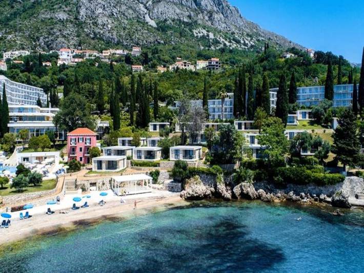 Ferieleilighet for 3 personer, med badebasseng og balkong i Mlini