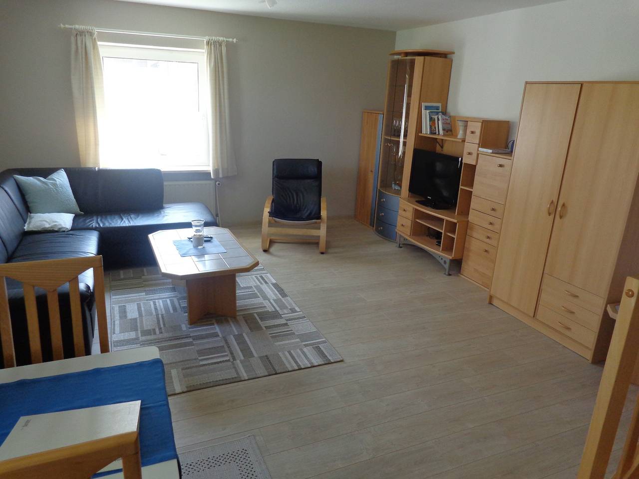 Ganze Wohnung,  '3-Raum-Ferienwohnung' mit Privatterrasse, Gemeinschaftsgarten und Wi-Fi in Wesselburener Deichhausen, Nordseeküste