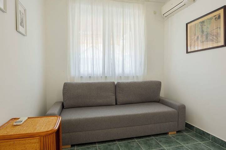 Ganze Wohnung, Herrliche Wohnung für 9 Personen mit Klimaanlage,  W-Lan, Tv und Balkon in Balatonőszöd, Plattensee Südufer