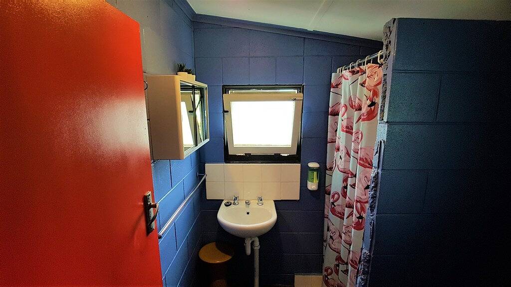 Die Retro Beach Shack. 1 Haus vom Strand, Wifi, Arcade Machine, zu Fuß zu Cafés in Aldinga Beach, City of Onkaparinga