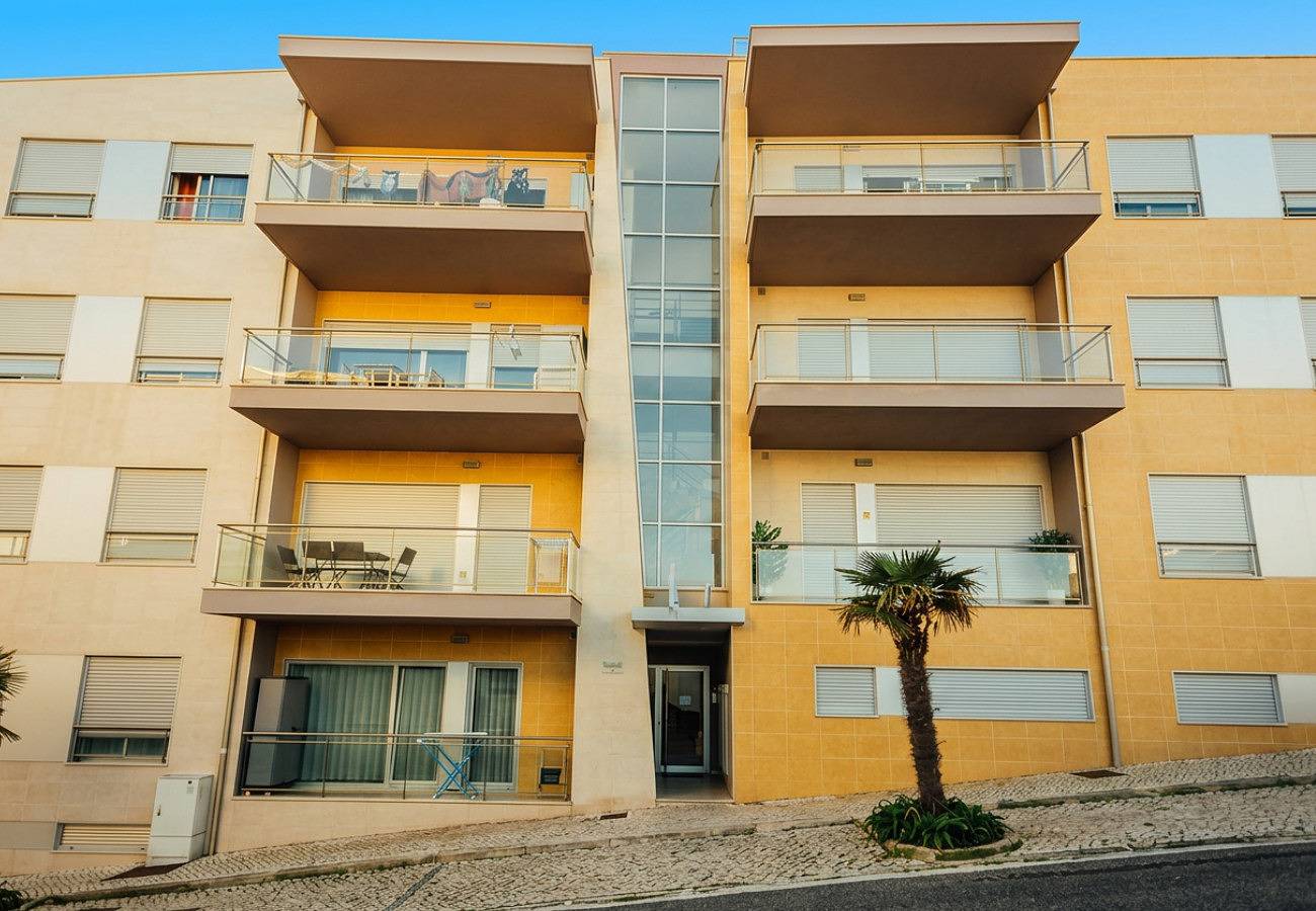 Holiday Rental for 6 People in São Martinho do Porto, Leiria District