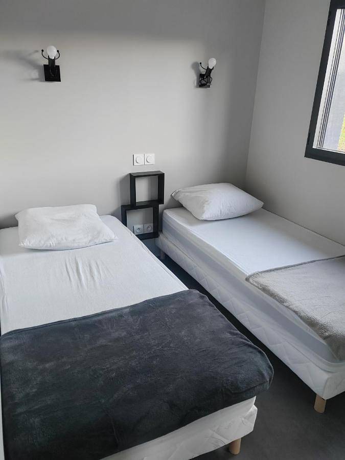 Gîte pour 4 personnes, avec terrasse et vue, adapté aux familles à Barbazan - 4