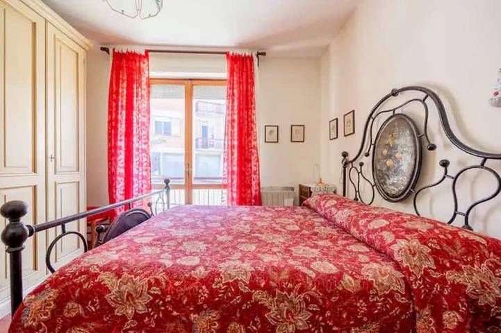 Appartement entier, Myhome Cozy Wi Fi Fiber apartment with free parking in Montepulciano, Province de Sienne