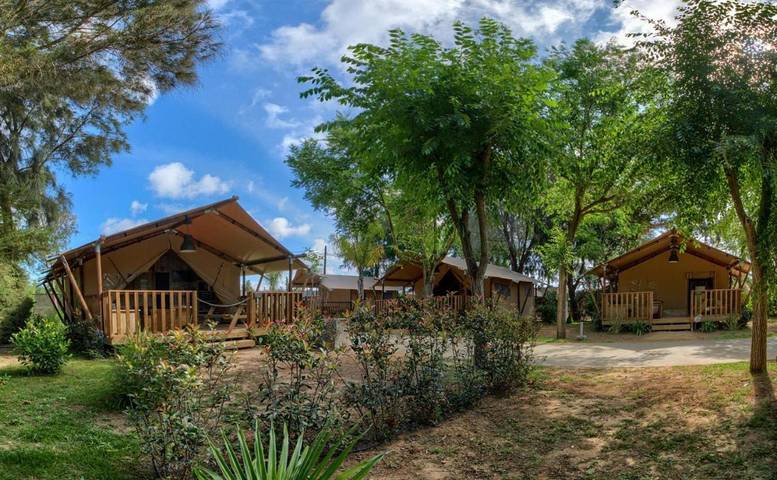 Camping pour 2 personnes, avec Terrasse ainsi que Jardin et Piscine à Conil de la Frontera