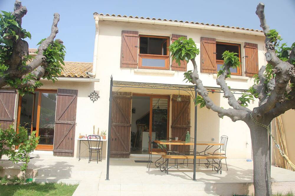 Pézenas / Maison avec jardin / piscine / tout proche centre-ville / calme / Wifi in Pézenas, Côte méditerranéenne (France)