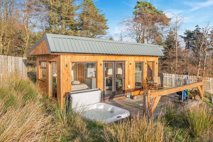 Glamping for 2 people, with hot tub in Ribble Valley