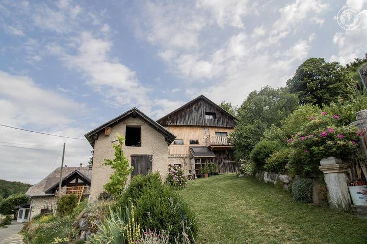 Gîte pour 2 personnes, avec Terrasse à Corbel