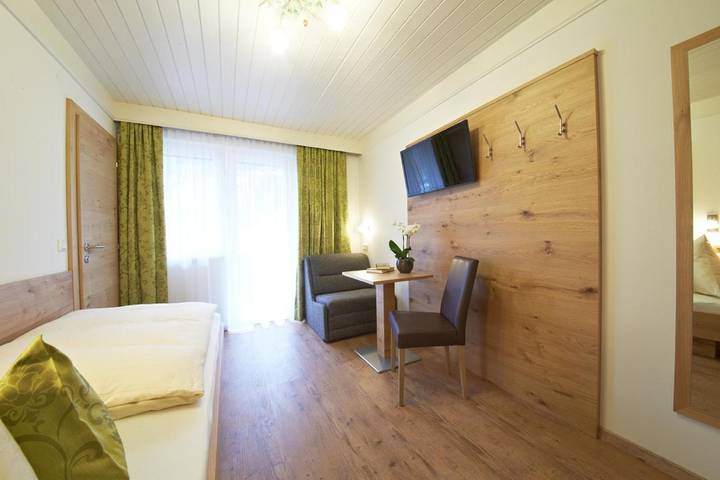 B&B für 4 Personen, mit Sauna und Balkon sowie Ausblick in Saalbach-Hinterglemm-Leogang - 2