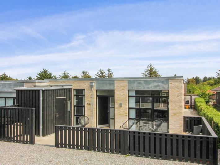 Ferieudlejning for 7 personer, med Jacuzzi og Terrasse samt Sauna i Hune