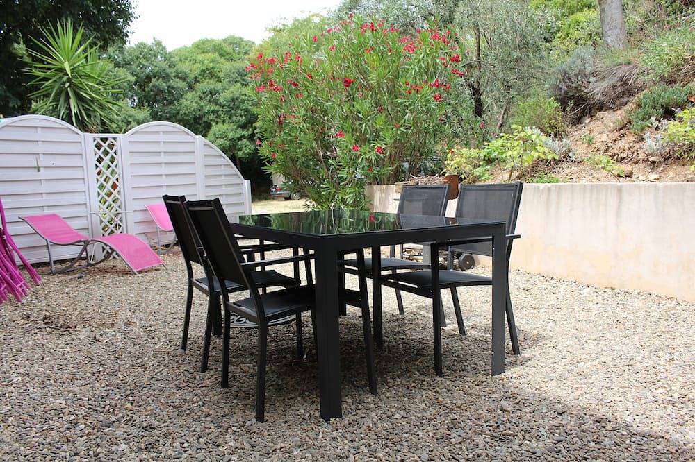 Appartement entier, Gite En Languedoc 4 Couchages A 5 Minutes A Pied Du Bord De L'Eau in Roquebrun, Région de Béziers