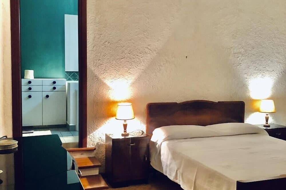 Hermosa villa con piscina privada y cancha de tenis, a 10 minutos del mar in Capo d'Orlando, Provincia de Messina