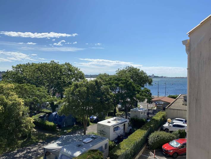 Gîte pour 2 personnes, avec terrasse dans Port De Balaruc Les Bains - 2