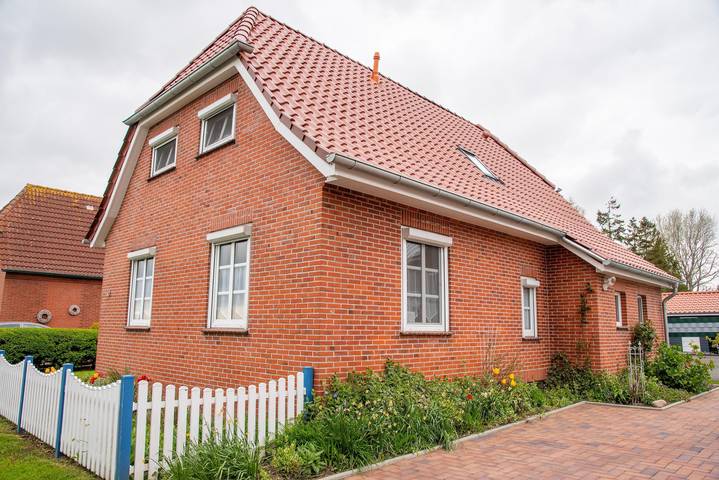 Ferienhaus für 8 Personen, mit Terrasse und Garten in Greetsiel