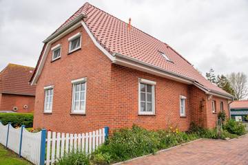 Location de vacances pour 8 personnes, avec terrasse et jardin, adapté aux familles à Greetsiel