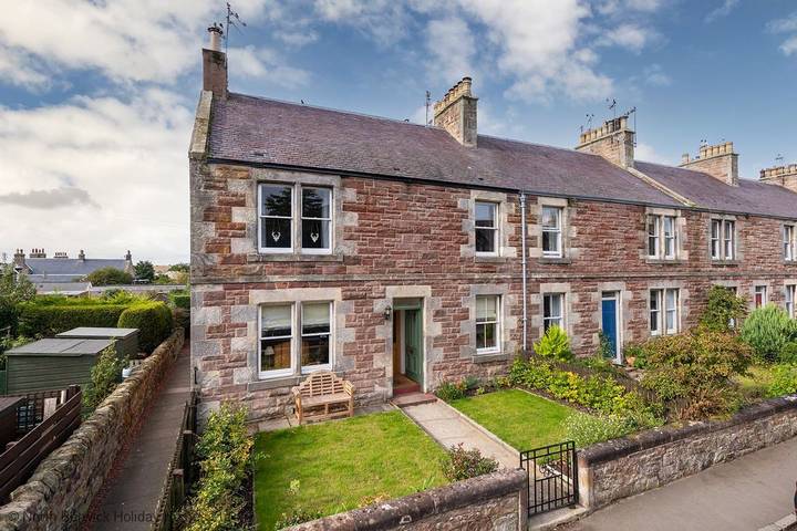 Hopetoun Cottage in Gullane, Edinburgh and Lothian