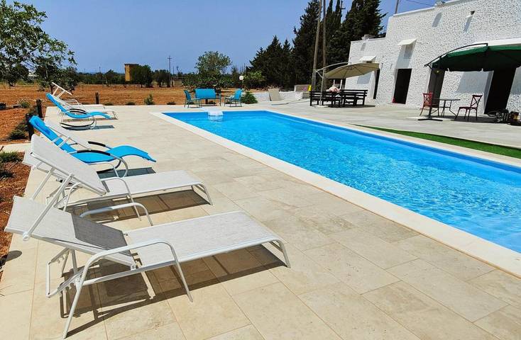 Ferienwohnung für 4 Personen, mit Garten und Pool in Alezio