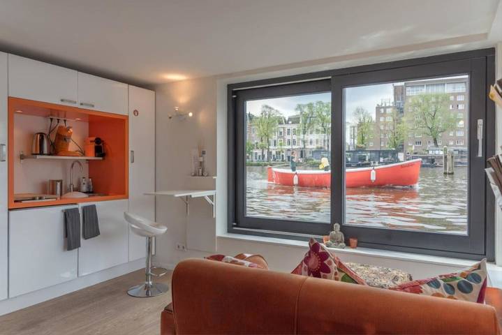 BnB für 2 Personen, mit Ausblick in Amsterdam
