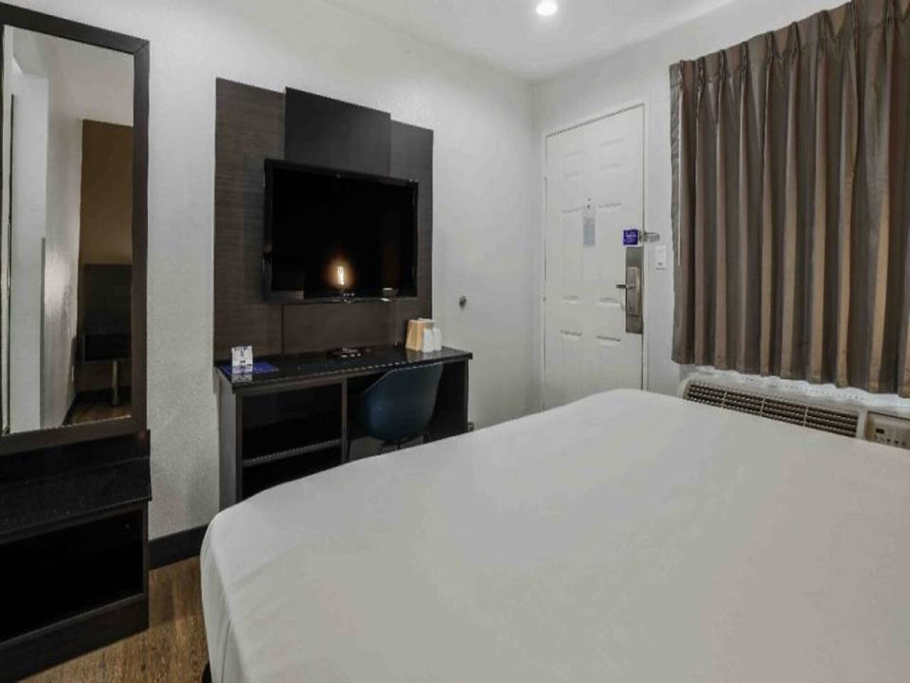 Apartamento entero, 1 cama king size | Acceso móvil | Nsmk in Escondido, San Diego County