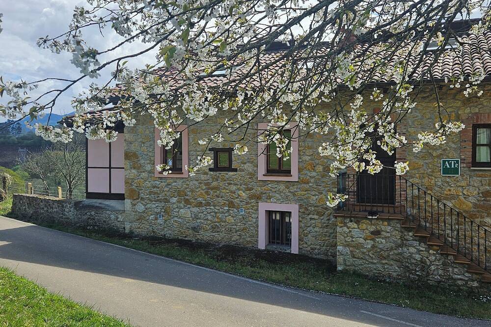 Cozy Countryside Escape: Stay at La Bolera I in Piloña, Costa Verde (Spain)