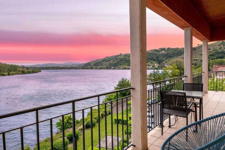 Hôtel pour 2 personnes, avec Terrasse et Jardin à Condrieu