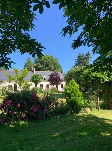 Gîte pour 10 personnes, avec jardin et piscine ainsi que terrasse et sauna à Rigny-Ussé