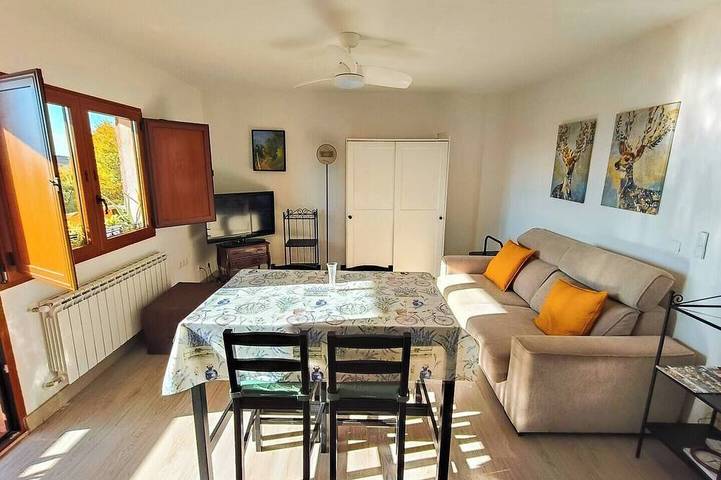 Chalet para 6 personas, con jardín además de balcón y piscina - 1