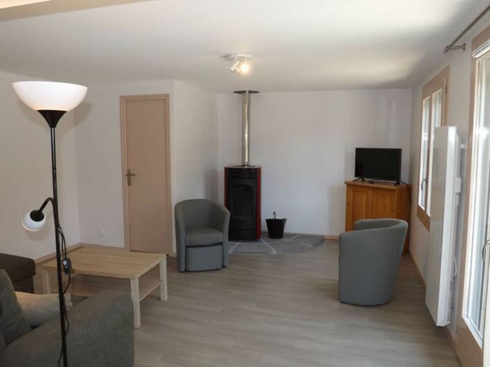 Gîte pour 7 personnes, avec terrasse, animaux acceptés dans le Cantal - 2