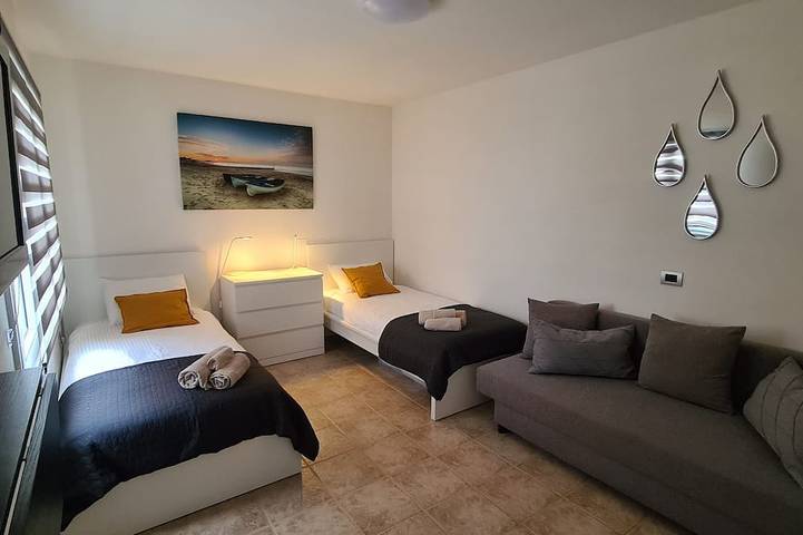 Modern Studio in Rural Tinajo with Patio, BBQ & Coastal Views – Perfect Getaway! in La Costa (Lanzarote), Tinajo