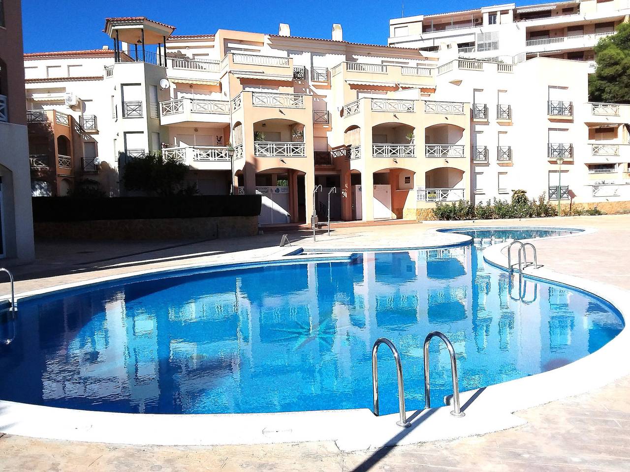 Apartamento entero, Dúplex cómodo con piscina comunitaria en Peñiscola in Cala Puerto Azul (Peñiscola), Peñíscola