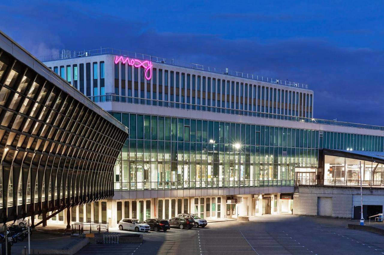 Moxy Lyon Airport in Colombier-Saugnieu, Lyon et ses environs