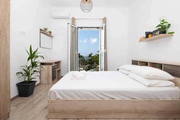 Gîte pour 4 personnes, avec vue et terrasse dans Gialova