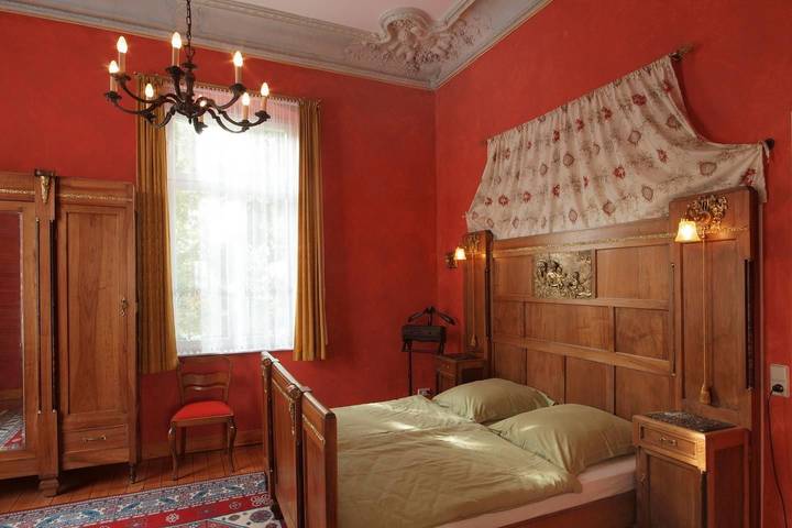 Ferienwohnung für 6 Personen, mit Balkon und Terrasse sowie Garten in Dresden