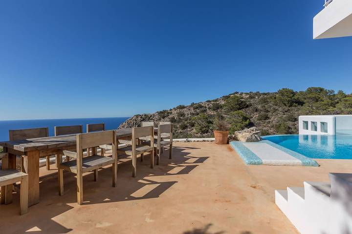 Ferienhaus für 10 Personen, mit Balkon und Whirlpool sowie Terrasse und Garten