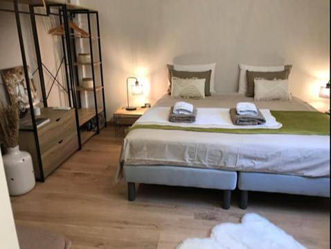 Chambre d’hôte pour 2 personnes, avec Terrasse et Jardin ainsi que Piscine et Vue à Rognes - 2