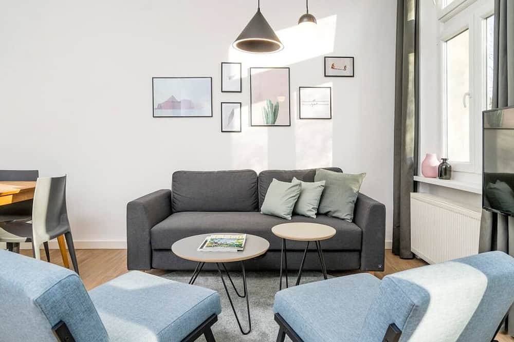 Ganze Wohnung, 2-Bedroom Apartment (80sqm) with a balcony(4) in Wedding Berlin, Berlin