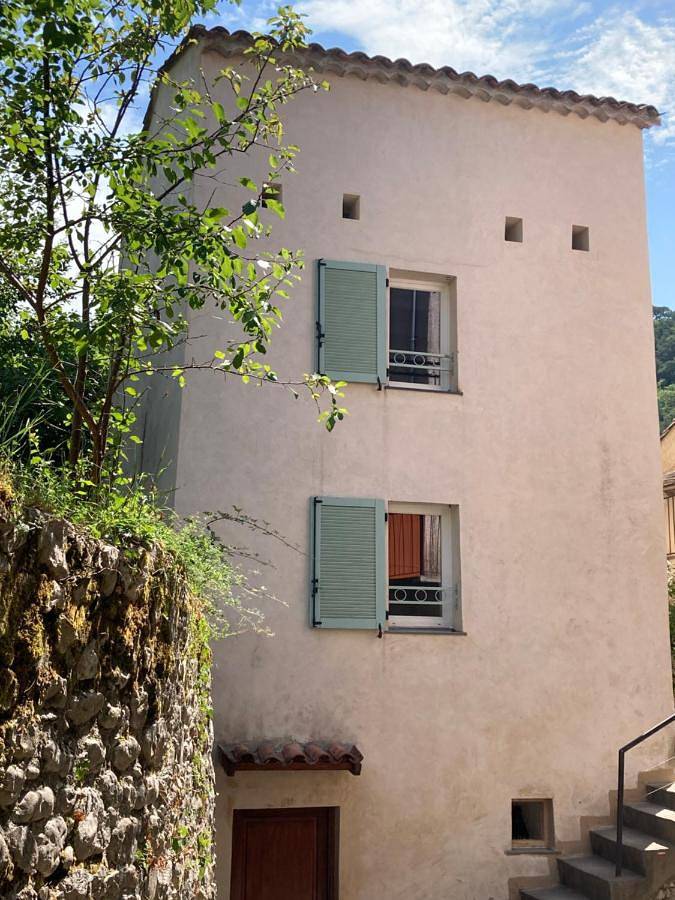 Location de vacances pour 4 personnes, avec terrasse, animaux acceptés à Roquestéron - 2