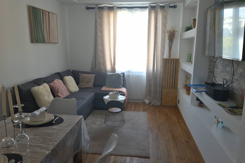 Apartamento entero, 🏡 Evreux Central Lodge - Netflix - Wifi Fiber - Near train station & city center in Évreux, Región de Évreux
